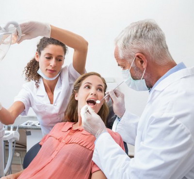 Dantų implantavimo kaina
